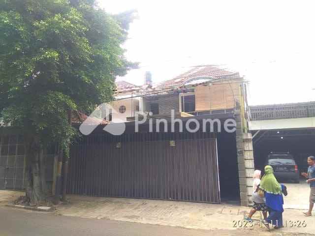 dijual rumah duren sawit
