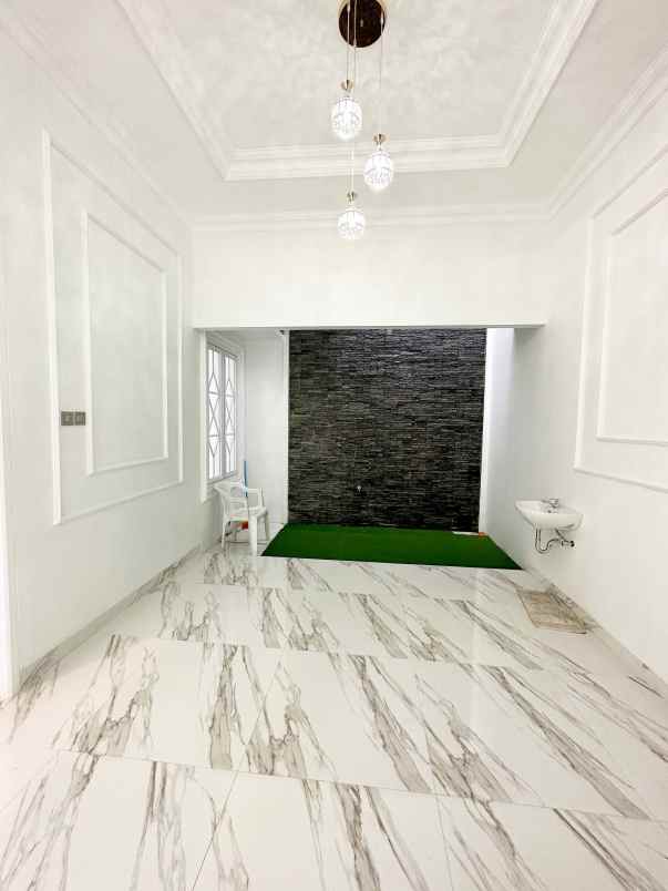 dijual rumah duren sawit