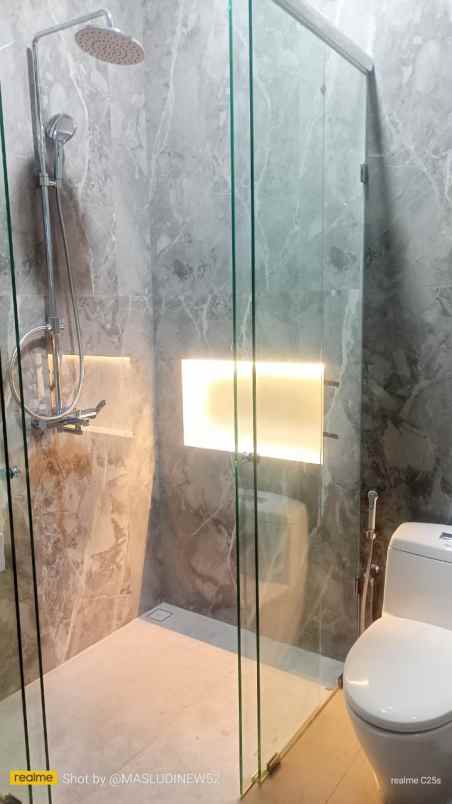 dijual rumah emerald mansion