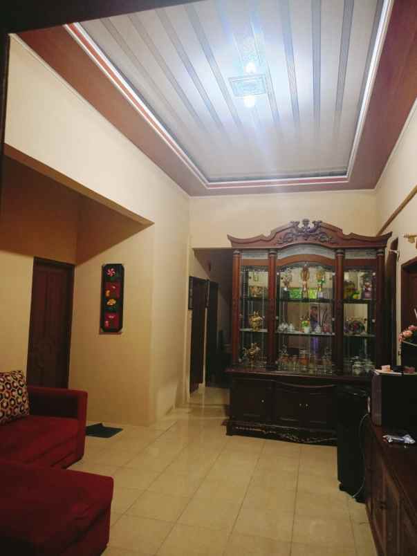 dijual rumah full renovasi taman wisma asri 1