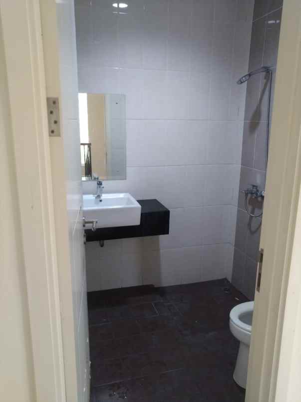 dijual rumah gading serpong