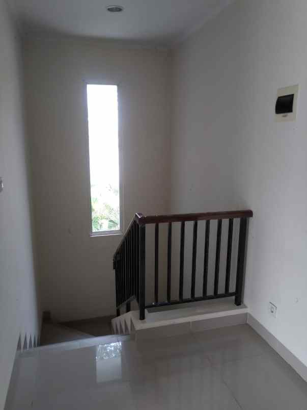 dijual rumah gading serpong