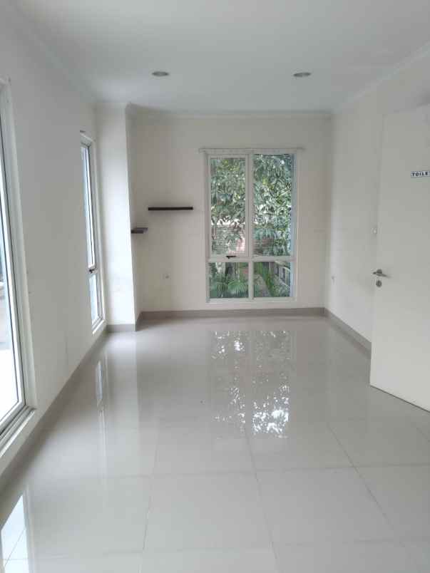 dijual rumah gading serpong