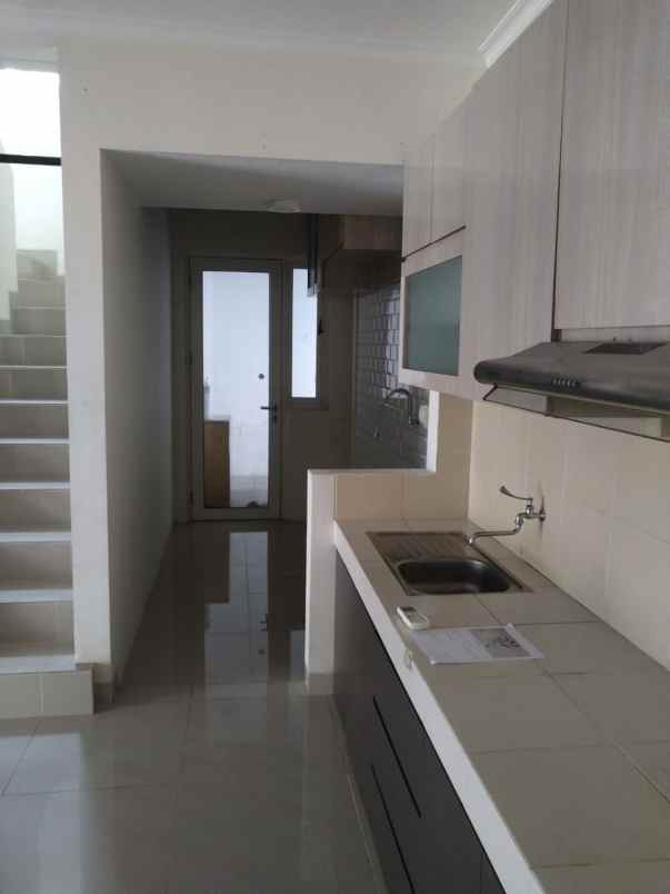 dijual rumah gading serpong