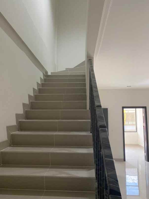 dijual rumah gading soho sedayu city