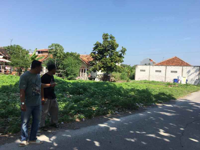 dijual rumah gedongan colomadu