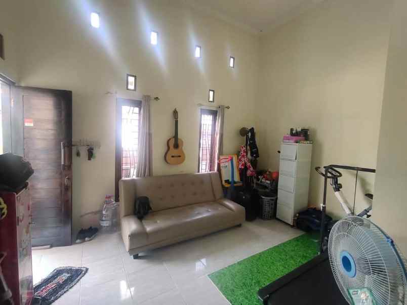 dijual rumah gedongkuning