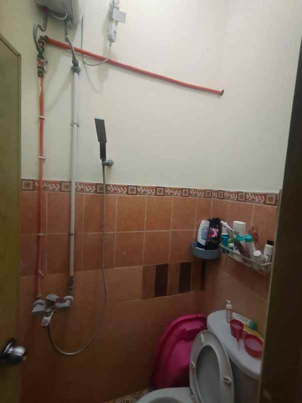 dijual rumah gedongkuning