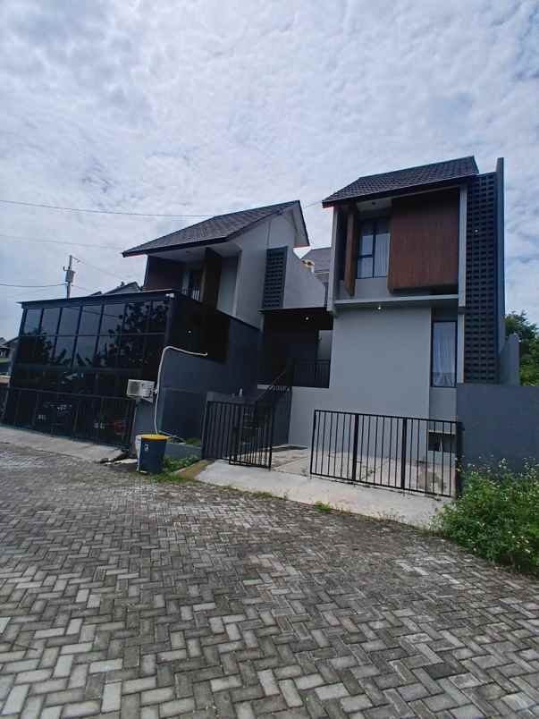 dijual rumah gondoriyo nglaiyan