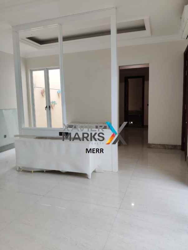 dijual rumah graha famili