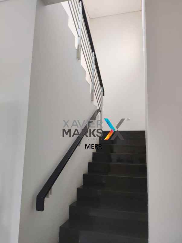 dijual rumah graha famili