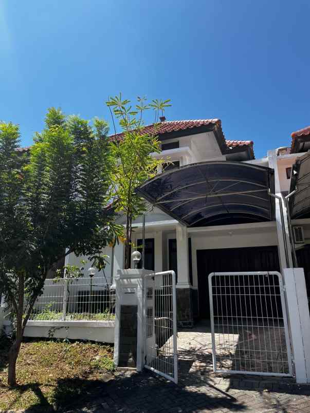 dijual rumah graha famili blok r