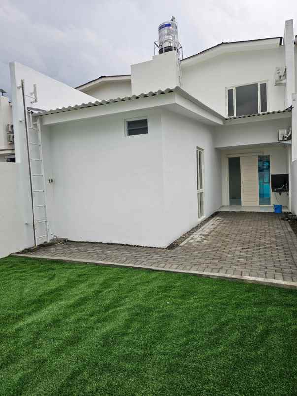 dijual rumah graha green garden