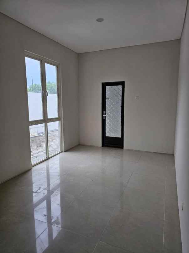 dijual rumah graha green garden