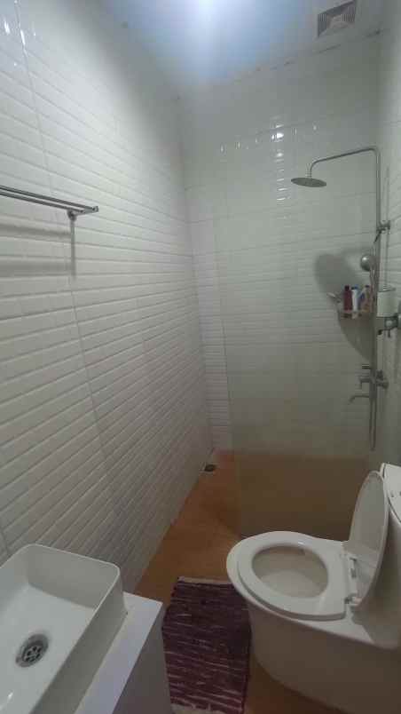 dijual rumah graha harapan indah bumyagara