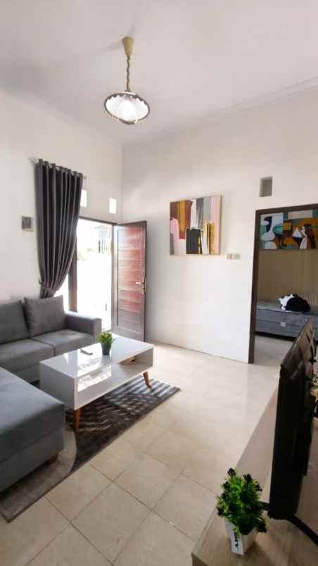 dijual rumah grojogan wirokerten