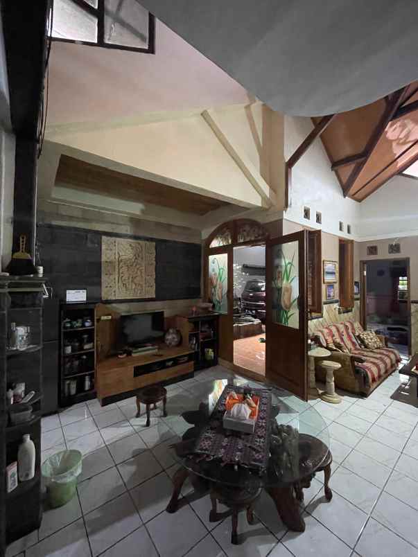 dijual rumah guruminda cisaranten kulon