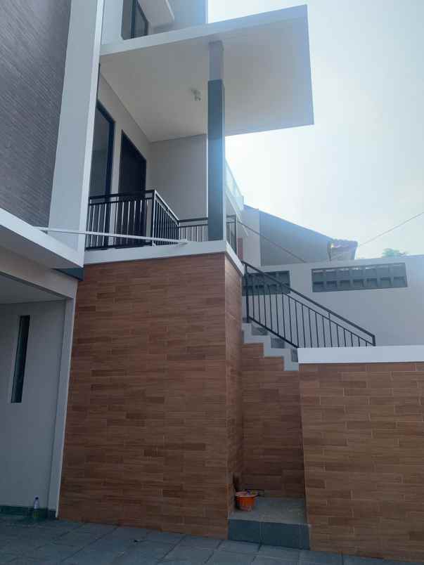 dijual rumah imperial gading sukapura