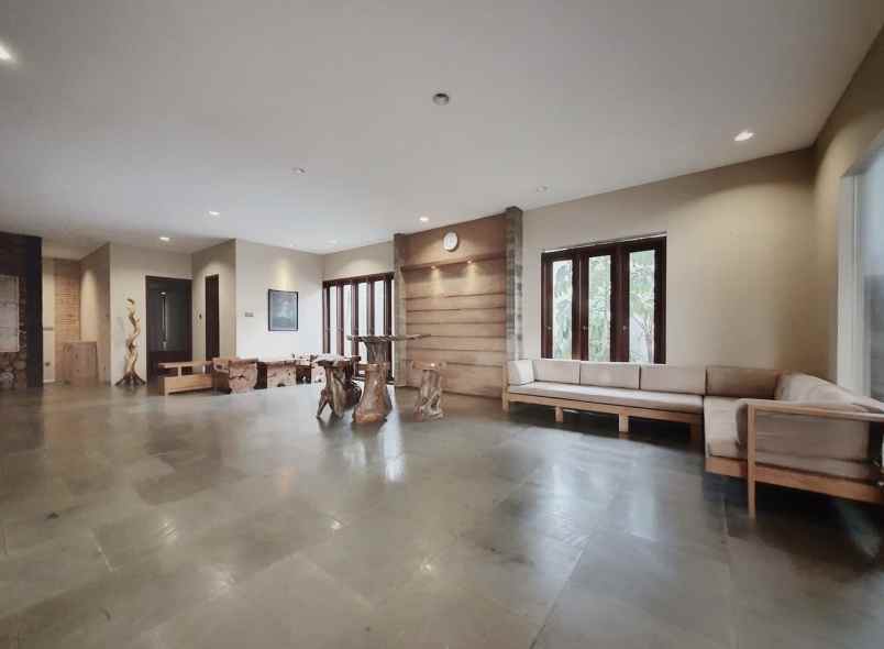 dijual rumah isola kec sukasari kota