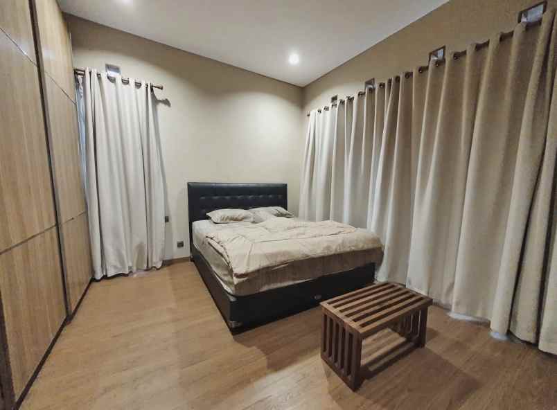 dijual rumah isola kec sukasari kota