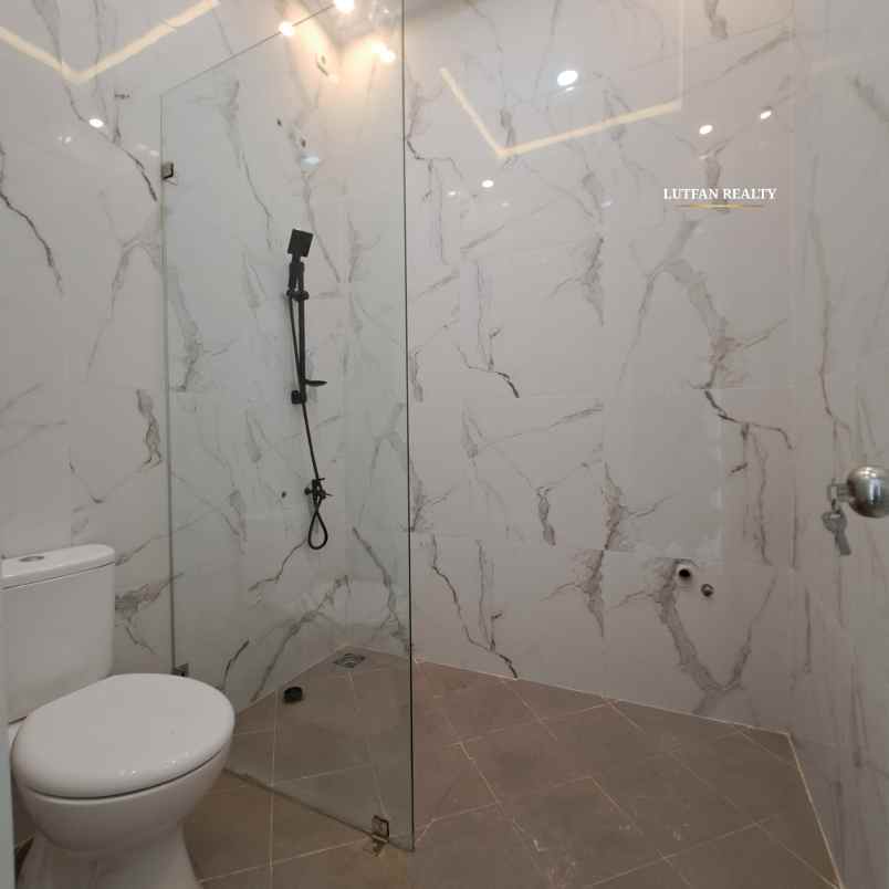 dijual rumah jagakarsa raya