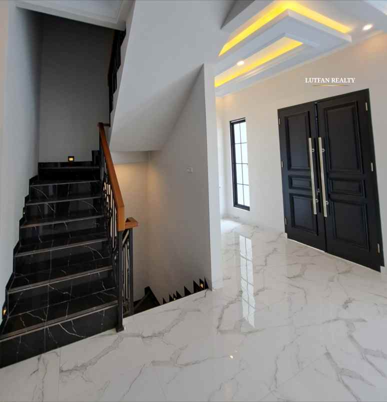 dijual rumah jagakarsa raya