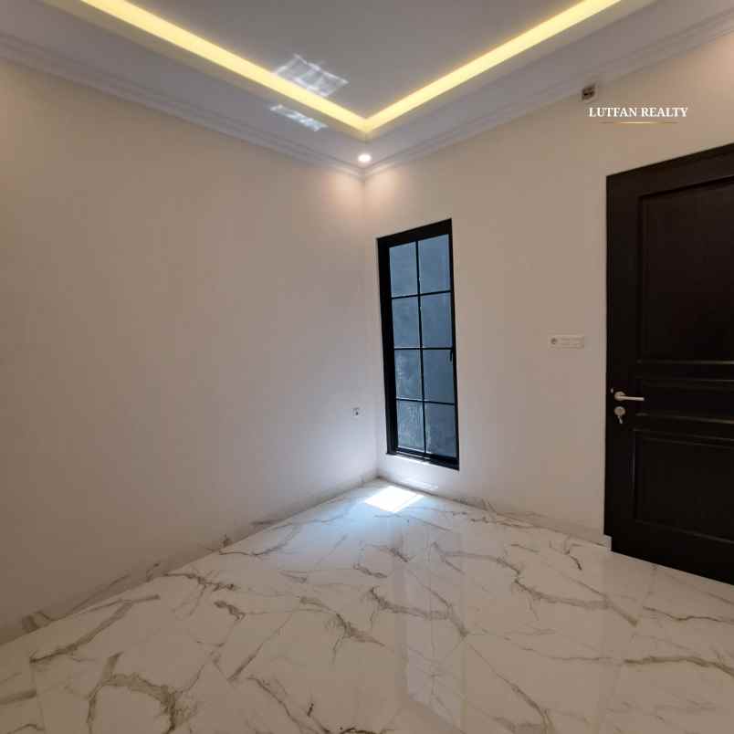 dijual rumah jagakarsa raya