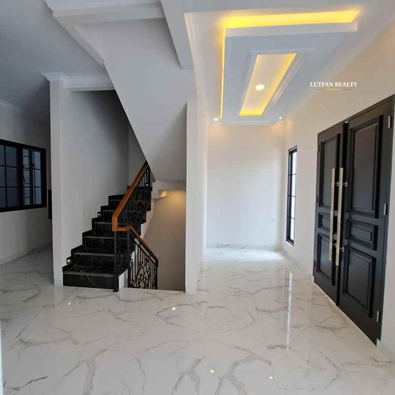 dijual rumah jagakarsa raya