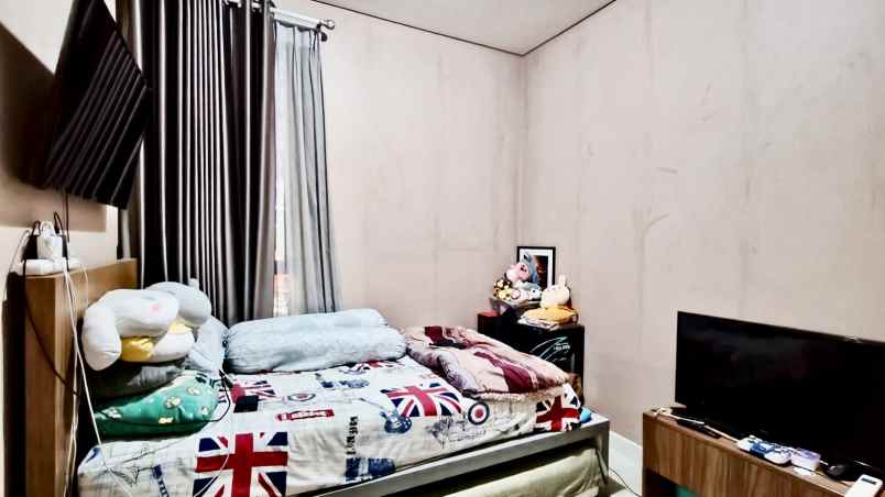 dijual rumah jakarta garden city