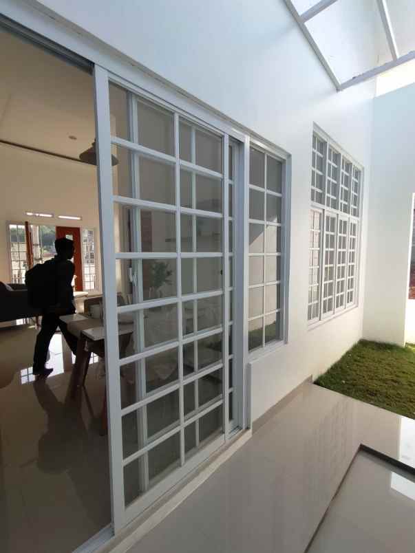 dijual rumah jalan alternatif kota