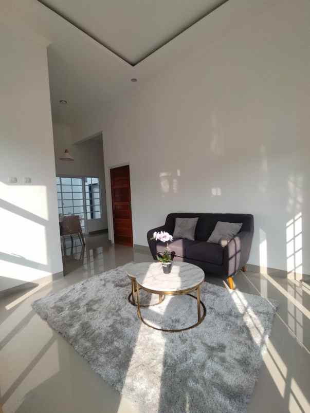 dijual rumah jalan alternatif kota