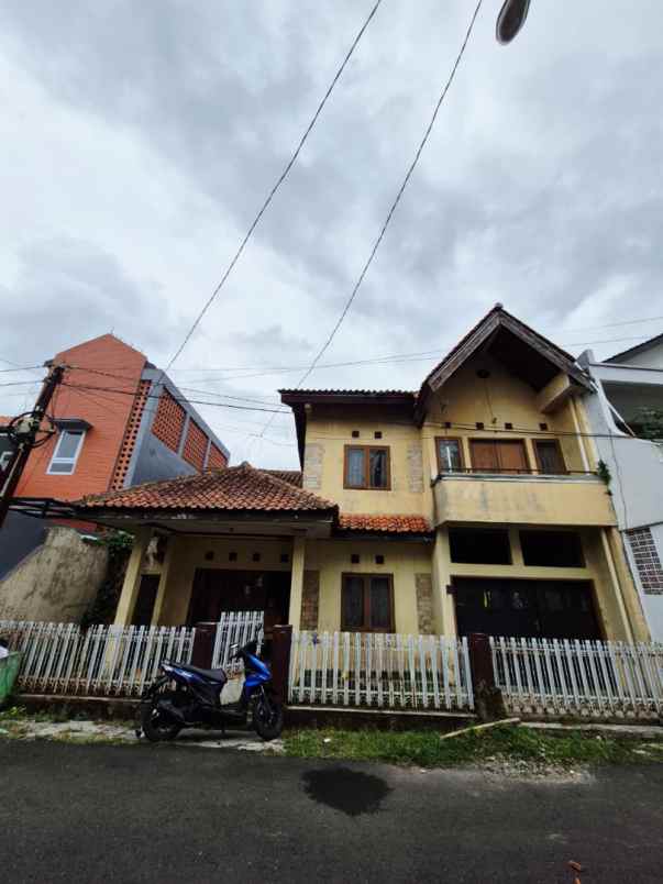 dijual rumah jalan budi
