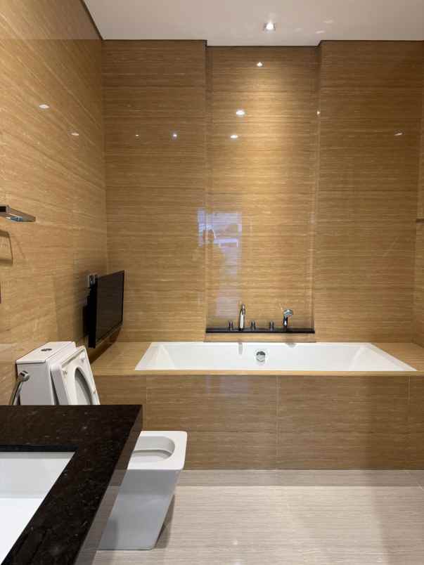 dijual rumah jalan dian istana