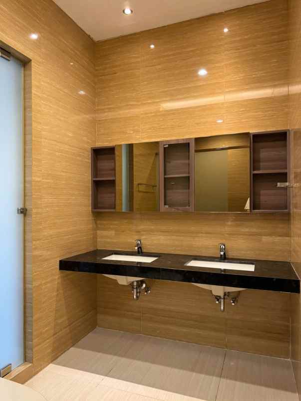 dijual rumah jalan dian istana