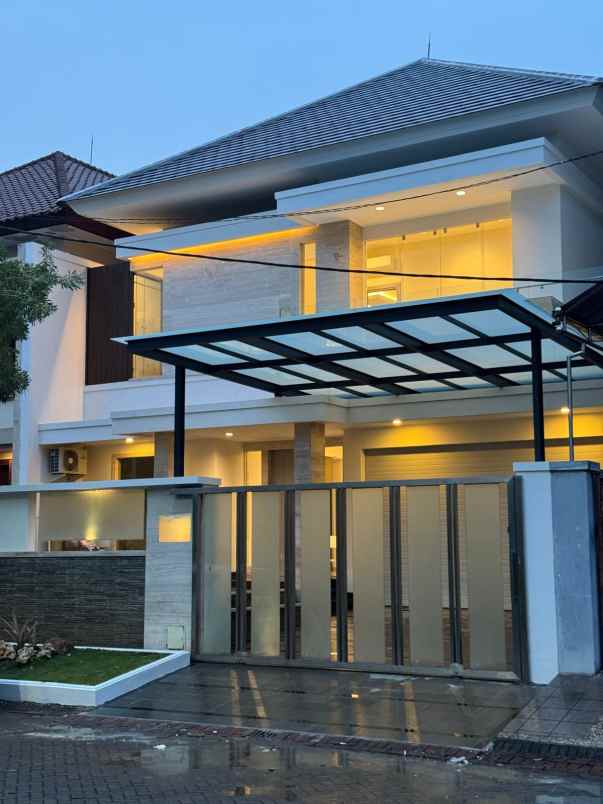 dijual rumah jalan dian istana