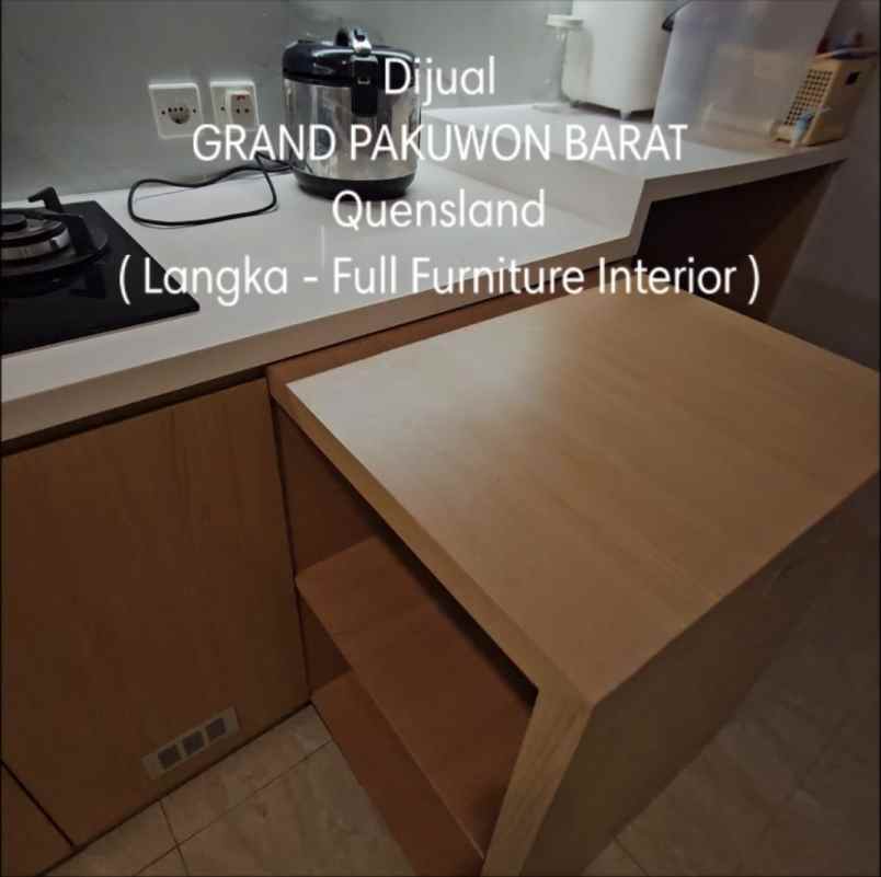 dijual rumah jalan grand pakuwon