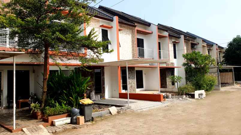dijual rumah jalan gunung putri bojong