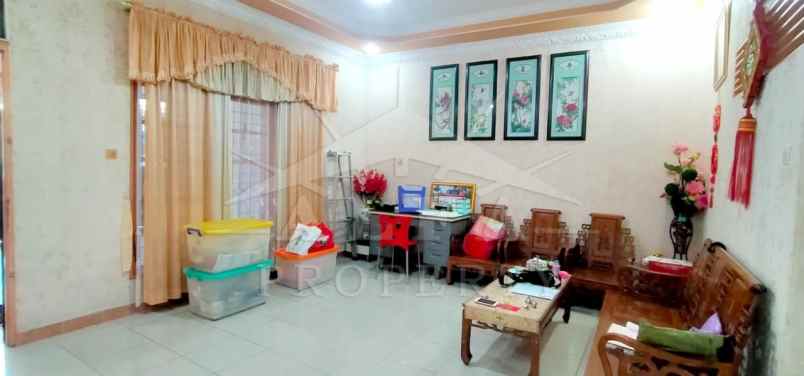 dijual rumah jalan hijas gg suez indah kota pontianak
