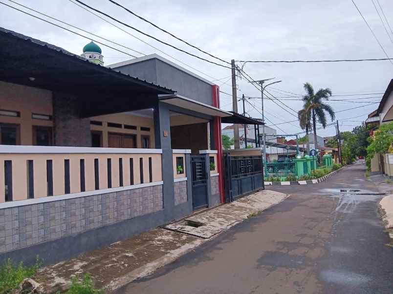 dijual rumah jalan kavling keuangan ciputat