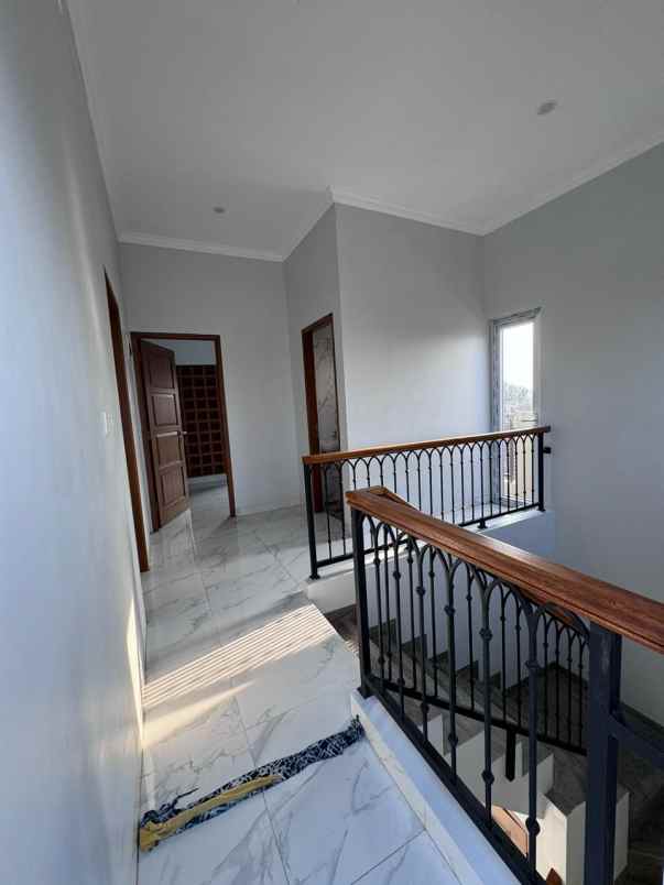 dijual rumah jalan limo raya