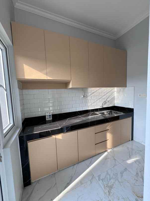 dijual rumah jalan limo raya