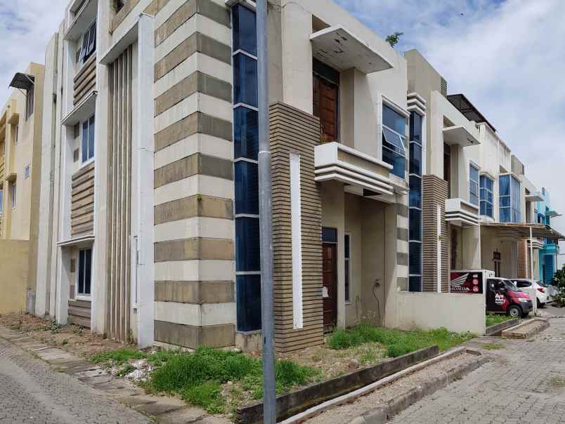 dijual rumah jalan lotus medan estate