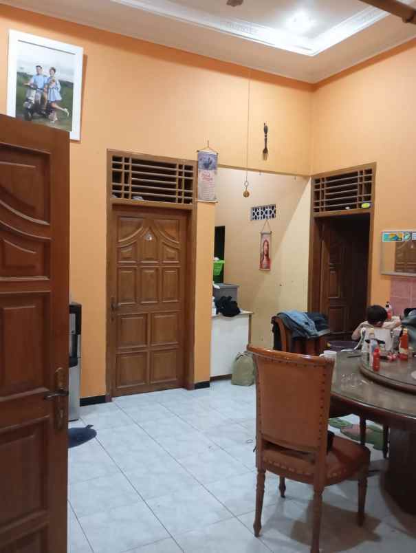 dijual rumah jalan merpati