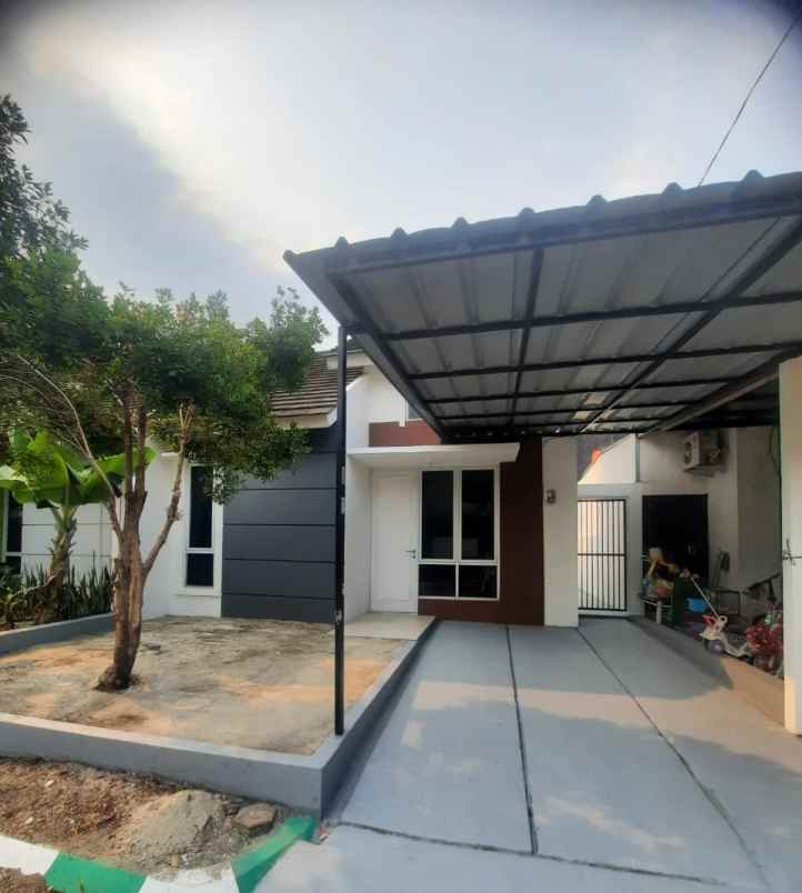 dijual rumah jalan raya cipayung kota depok