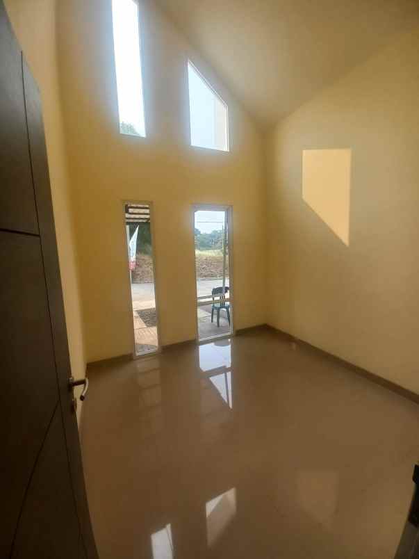 dijual rumah jalan raya kalisuren