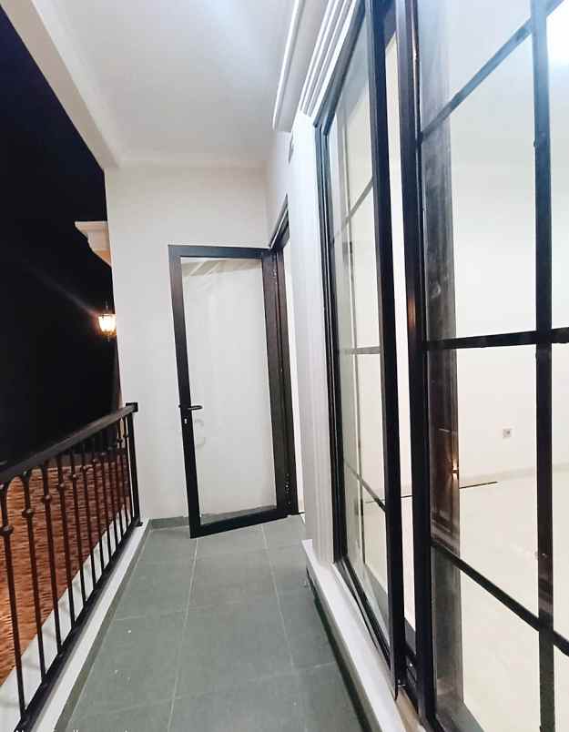 dijual rumah jalan raya kejaksaan joglo