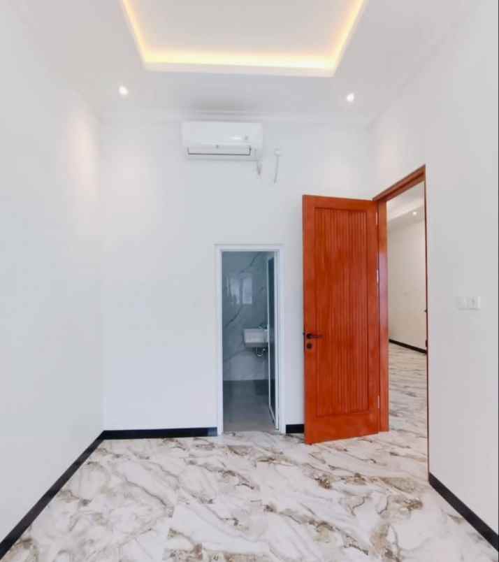 dijual rumah jalan raya komplek dki joglo