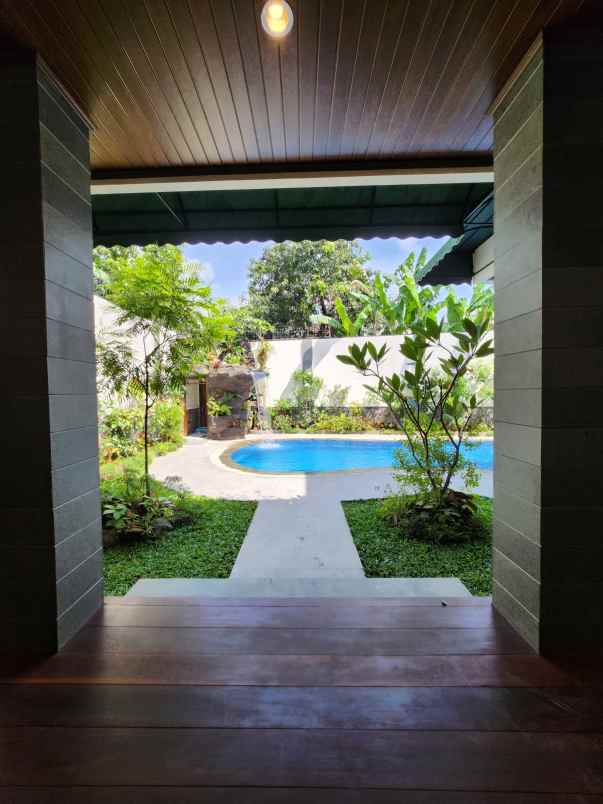 dijual rumah jalan raya pejaten jakarta