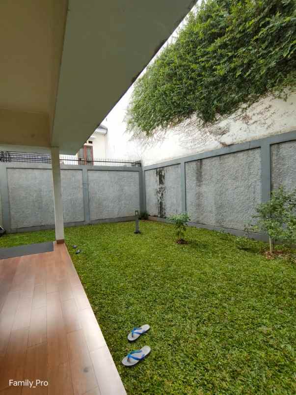 dijual rumah jalan raya pesanggrahan