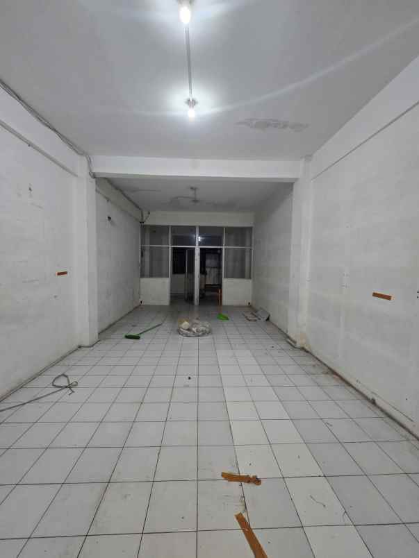 dijual rumah jalan raya wiyung